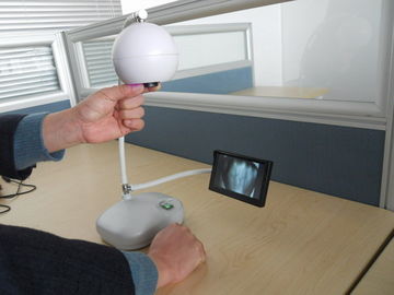 Buscador infrarrojo portátil de la vena del dispositivo de proyección de imagen de la vena de la pantalla de 5 pulgadas para los pacientes con anemia